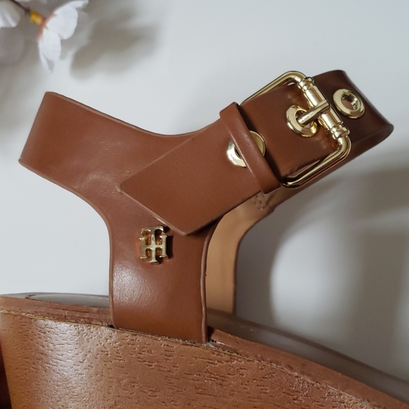 TOMMY HILFIGER SHOES - WITT WEDGE SANDALS - Picture 5 of 7
